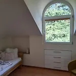 Mansarde Zeder In Privatvilla Im Zentrum Merans