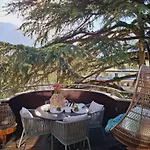 Apartment Mansarde Zeder In Privatvilla Im Zentrum Merans Merano