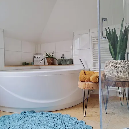 Appartement Mansarde Zeder In Privatvilla Im Zentrum Merans