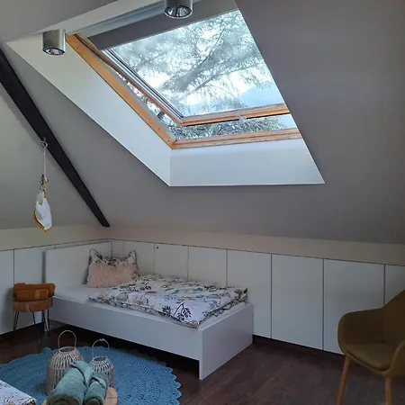 Mansarde Zeder In Privatvilla Im Zentrum Merans * Merano
