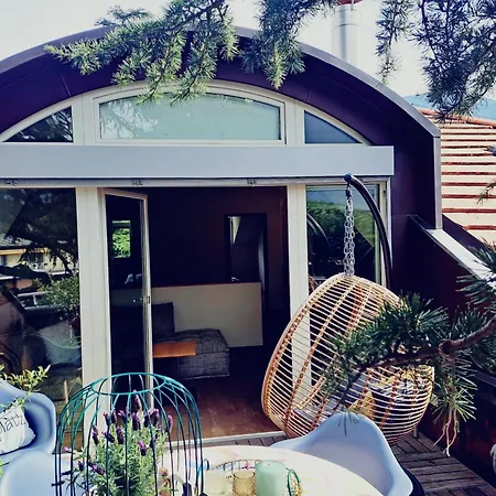 Mansarde Zeder In Privatvilla Im Zentrum Merans Meran