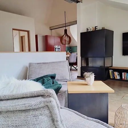 Mansarde Zeder In Privatvilla Im Zentrum Merans *