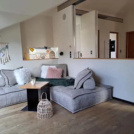 Lägenhet Mansarde Zeder In Privatvilla Im Zentrum Merans *