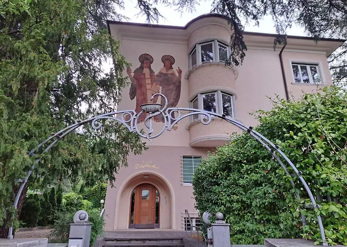 Daire Mansarde Zeder In Privatvilla Im Zentrum Merans *