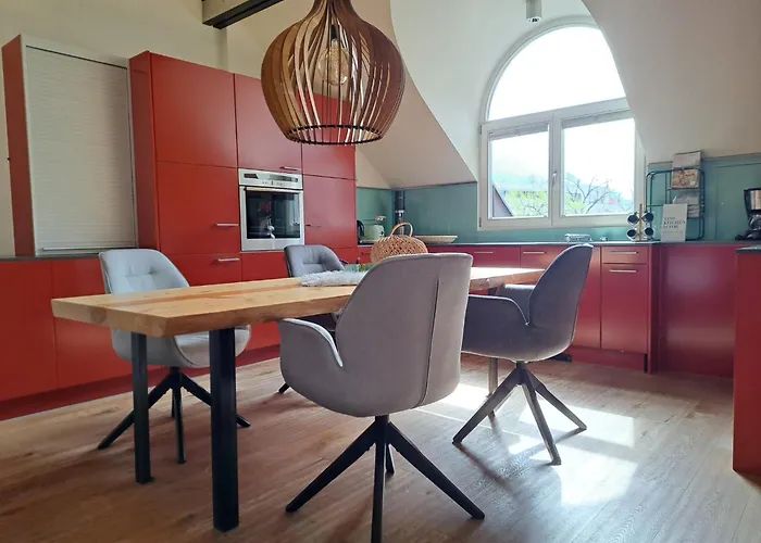 Mansarde Zeder In Privatvilla Im Zentrum Merans Merano