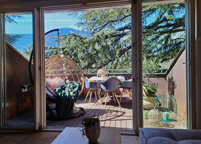 Mansarde Zeder In Privatvilla Im Zentrum Merans * Merano