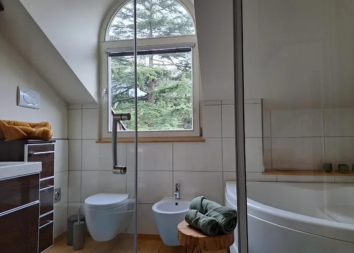 Mansarde Zeder In Privatvilla Im Zentrum Merans Daire *